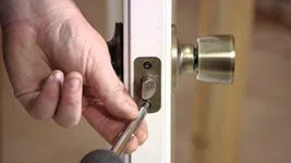 Keystone Locksmith Shop Lombard, IL 630-823-0342 - changing-locks